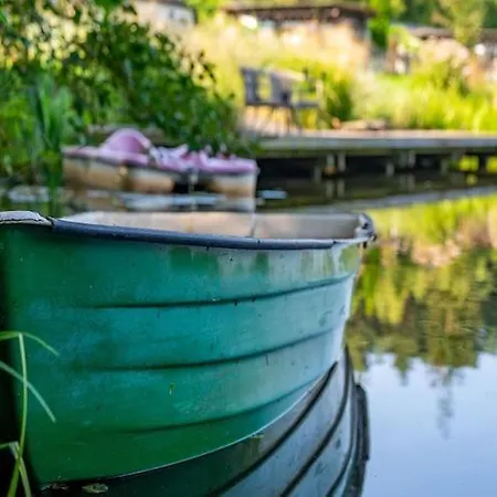 Single-story By The Pond No 10 بيت للعطل