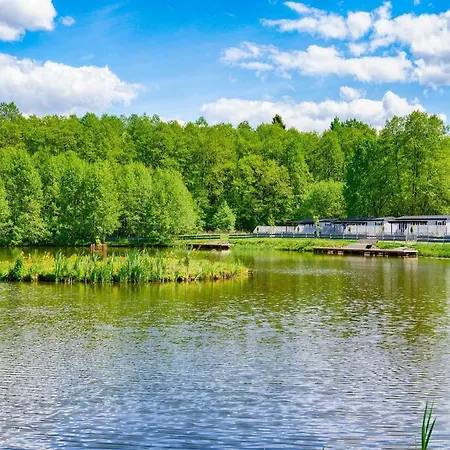 Single-story By The Pond No 10 Дом отдыха